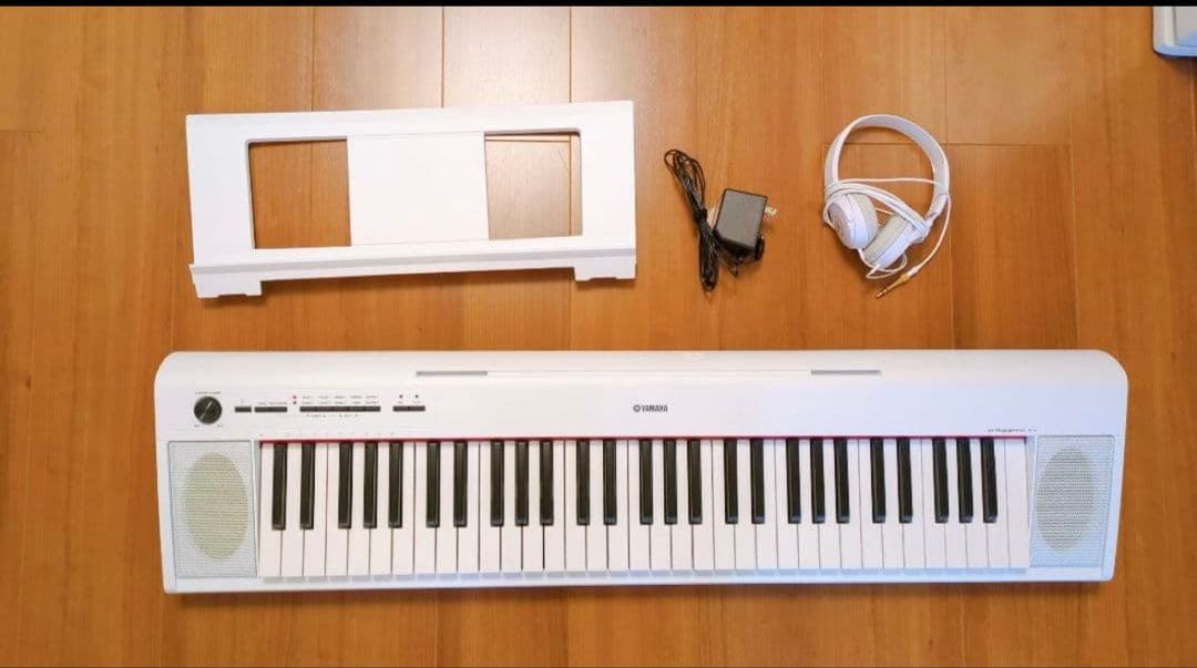 【超美品】ヤマハ YAMAHA 電子キーボード piaggero NP-12