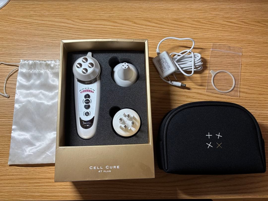 セルキュア ４TPLUS 美顔器 充電器・ポーチ付