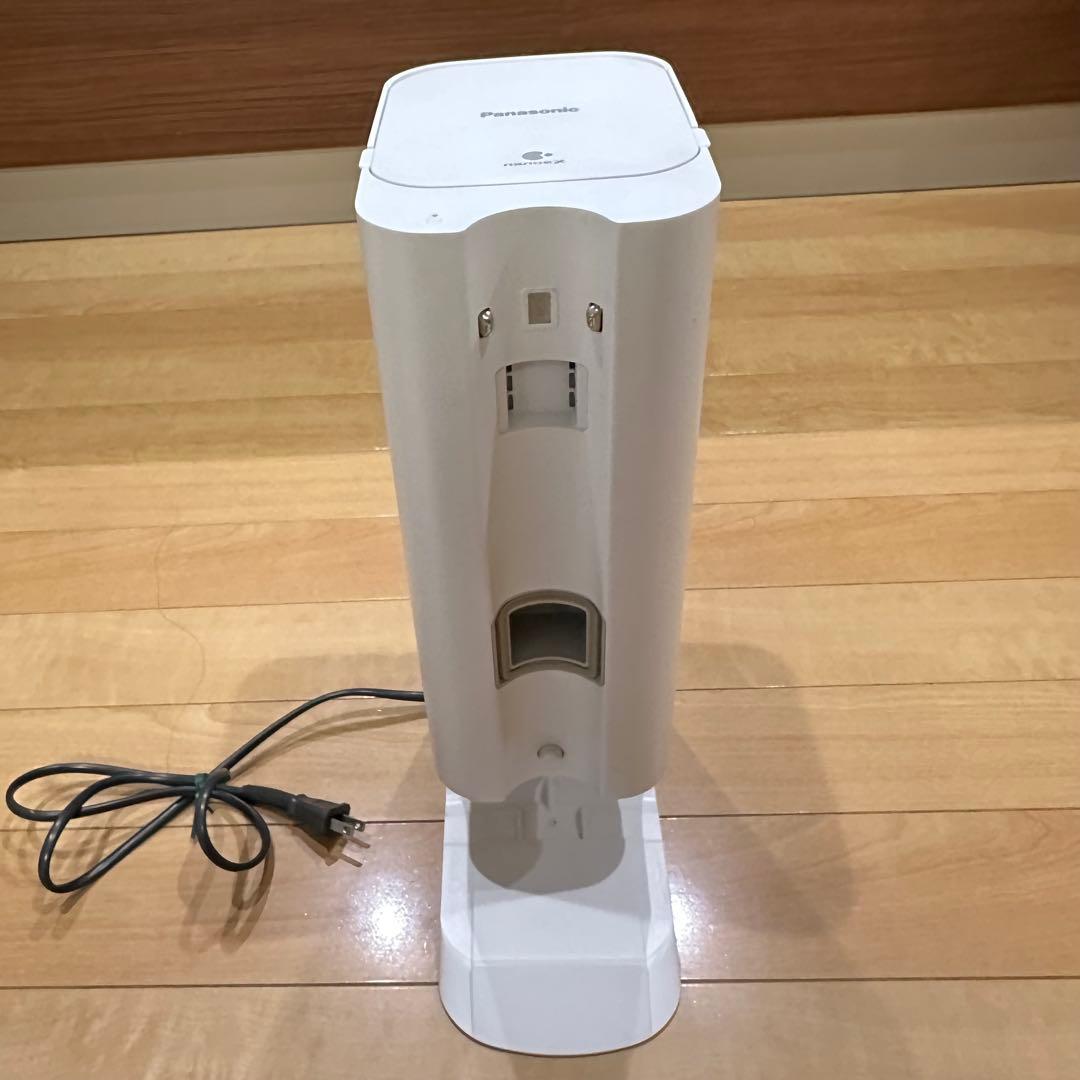 ② Panasonic 掃除機　クリーンドック　セパレートコードレス
