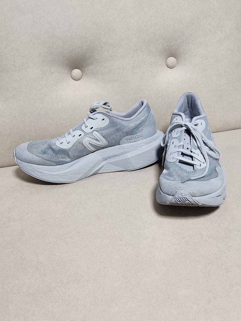 ニューバランス　フューエルセル スーパーコンプ エリート v4 24cm