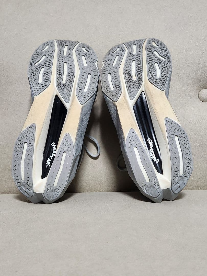 ニューバランス　フューエルセル スーパーコンプ エリート v4 24cm