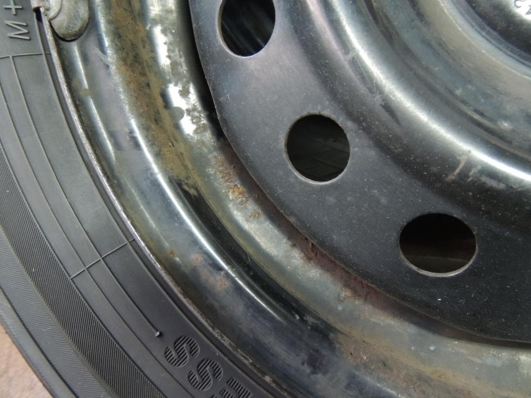 A32　155/65R14　ヨコハマ　スタッドレス4本　サビ有り　ハブ径54mm