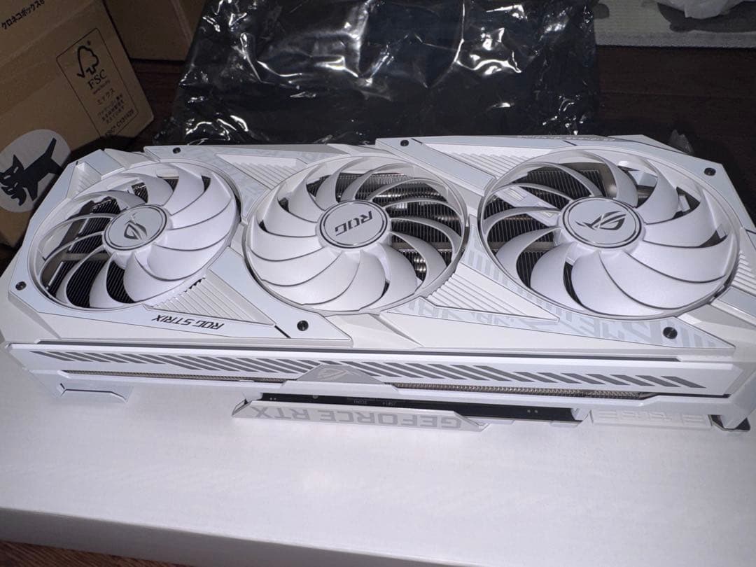 グラフィックボード・グラボ・ビデオカード ASUS ROG STRIX GeForce RTX3090 White