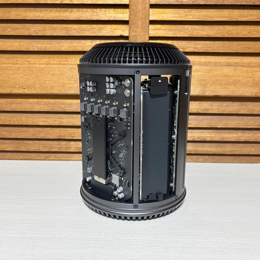 Mac Pro(Late 2013)　 3.5GHz・16GB・500GB