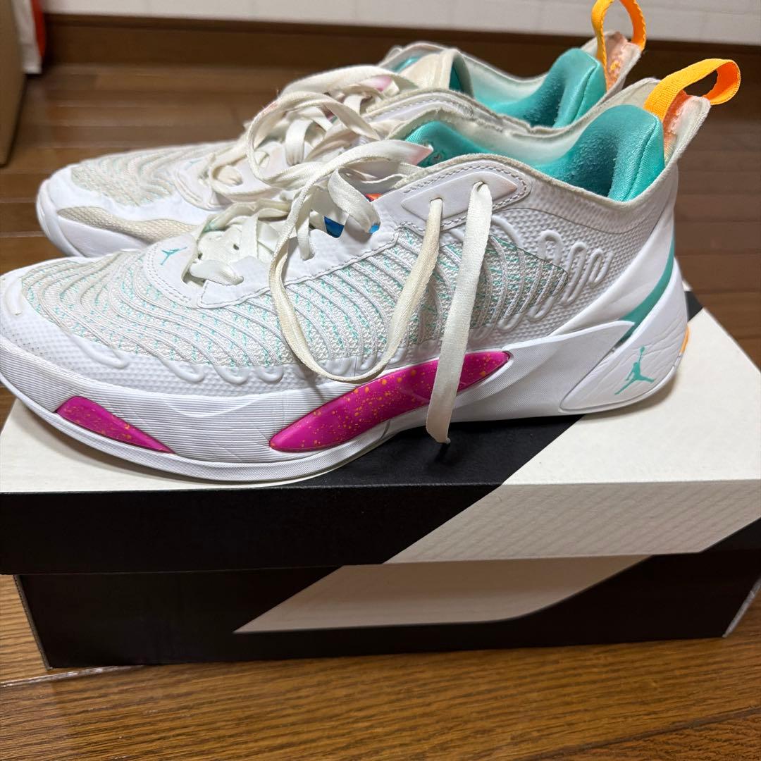 Jordan バスケットボールシューズ ホワイト/ピンク/ターコイズ