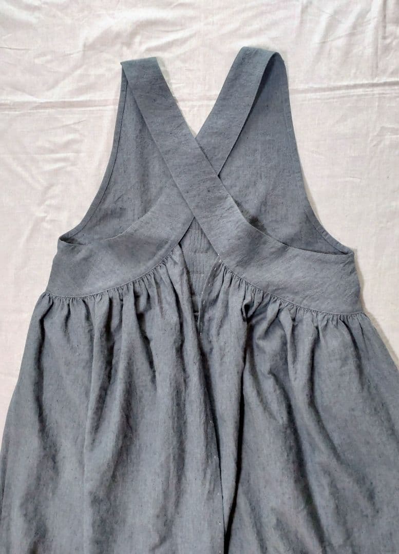 ちくわ　バッククロスエプロンワンピース