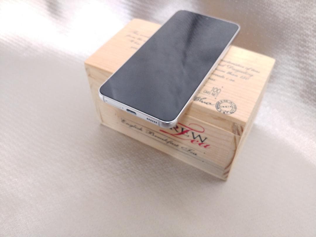 美品 バッテリー良 　Galaxy S22 SC-51C ホワイト 豪華おまけ