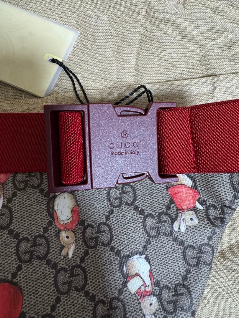 GUCCI ボディバッグ ウサギとリンゴ柄グッチ チルドレンズ ベルトバッグ新品