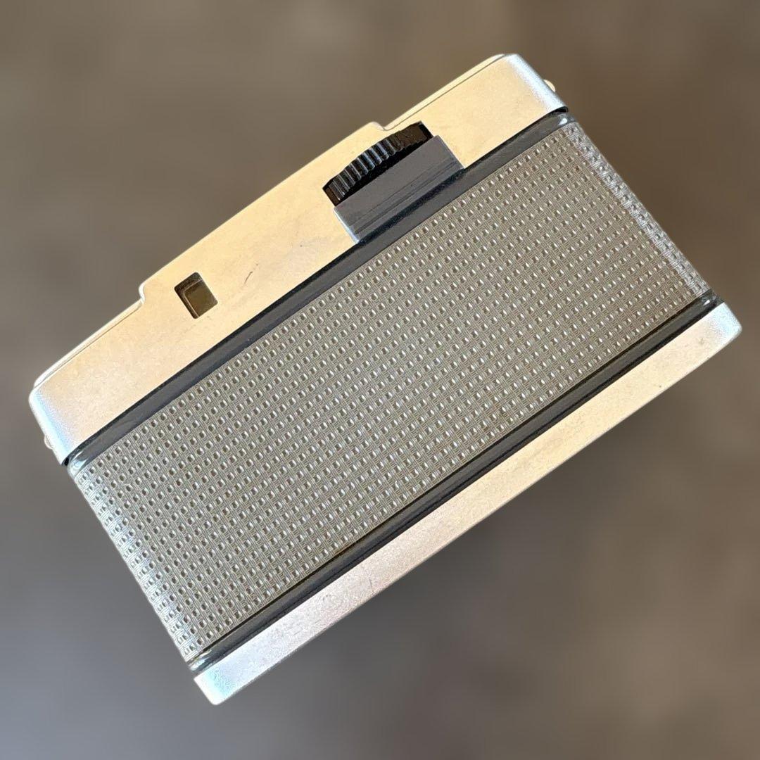 Olympus Pen EE ハーフサイズカメラ