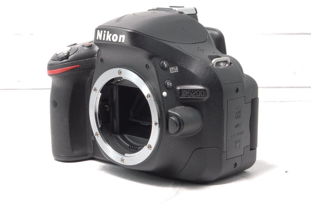 Nikon D5200 レンズキット スマホ転送 手振れ補正レンズ 動作良好⭐️