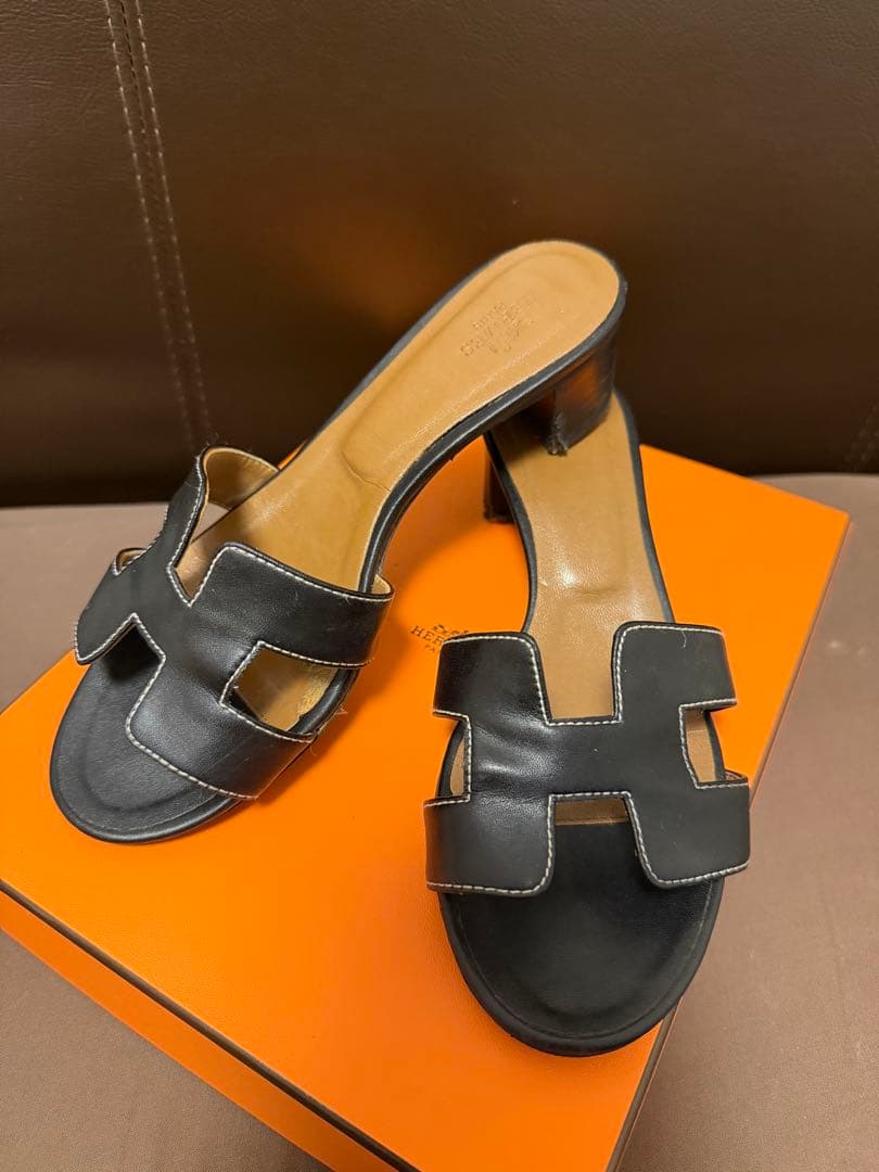 HERMES ブラックレザー ミュールサンダル