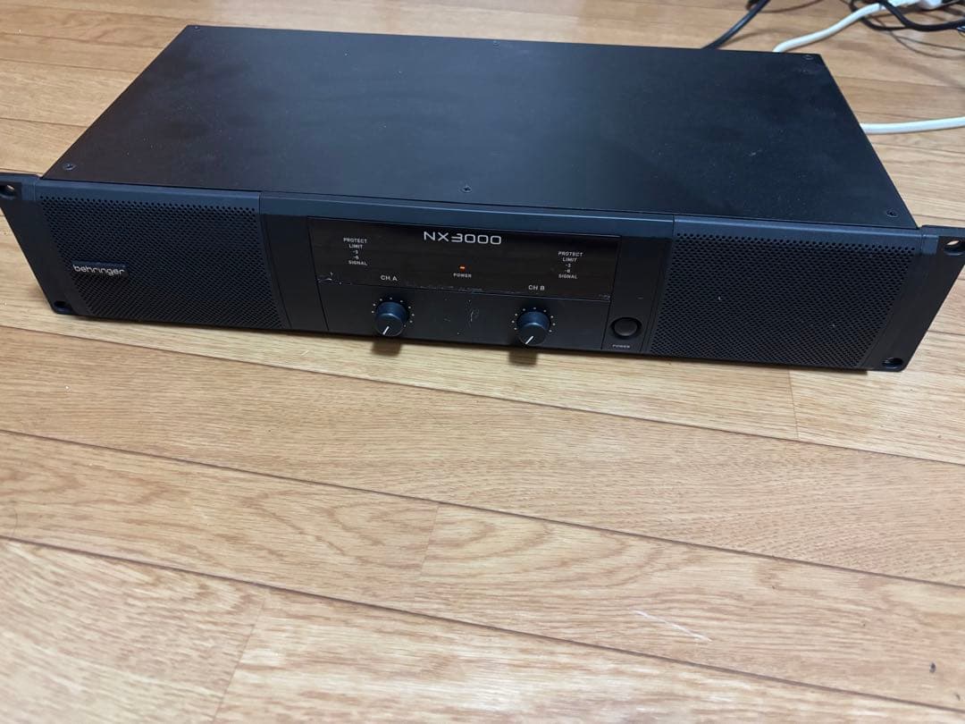 BEHRINGER NX-3000 パワーアンプ
