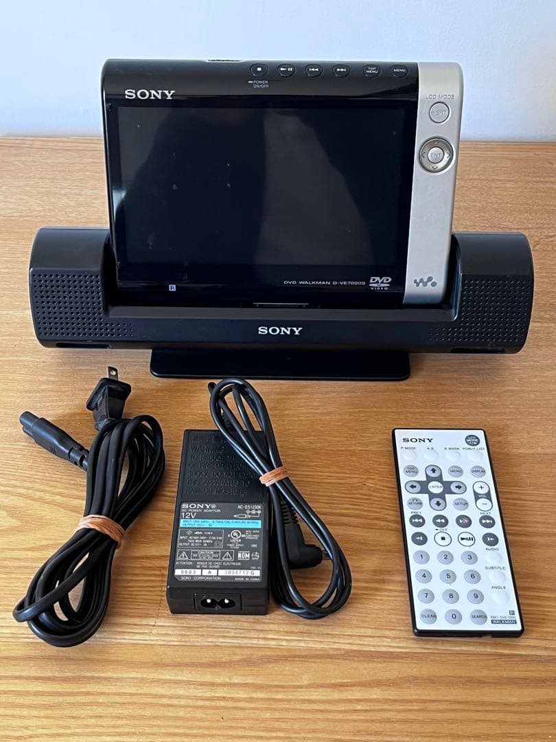 動作品　美品　SONY D-VE7000S ポータブルDVDプレーヤー