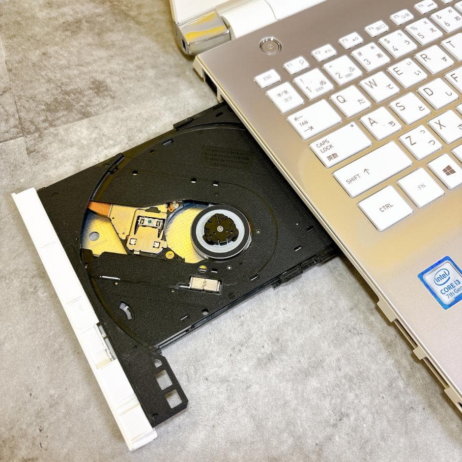 おしゃれなゴールド✨新品SSD搭載で快適✨カメラ付き 薄型 フルHD Win11