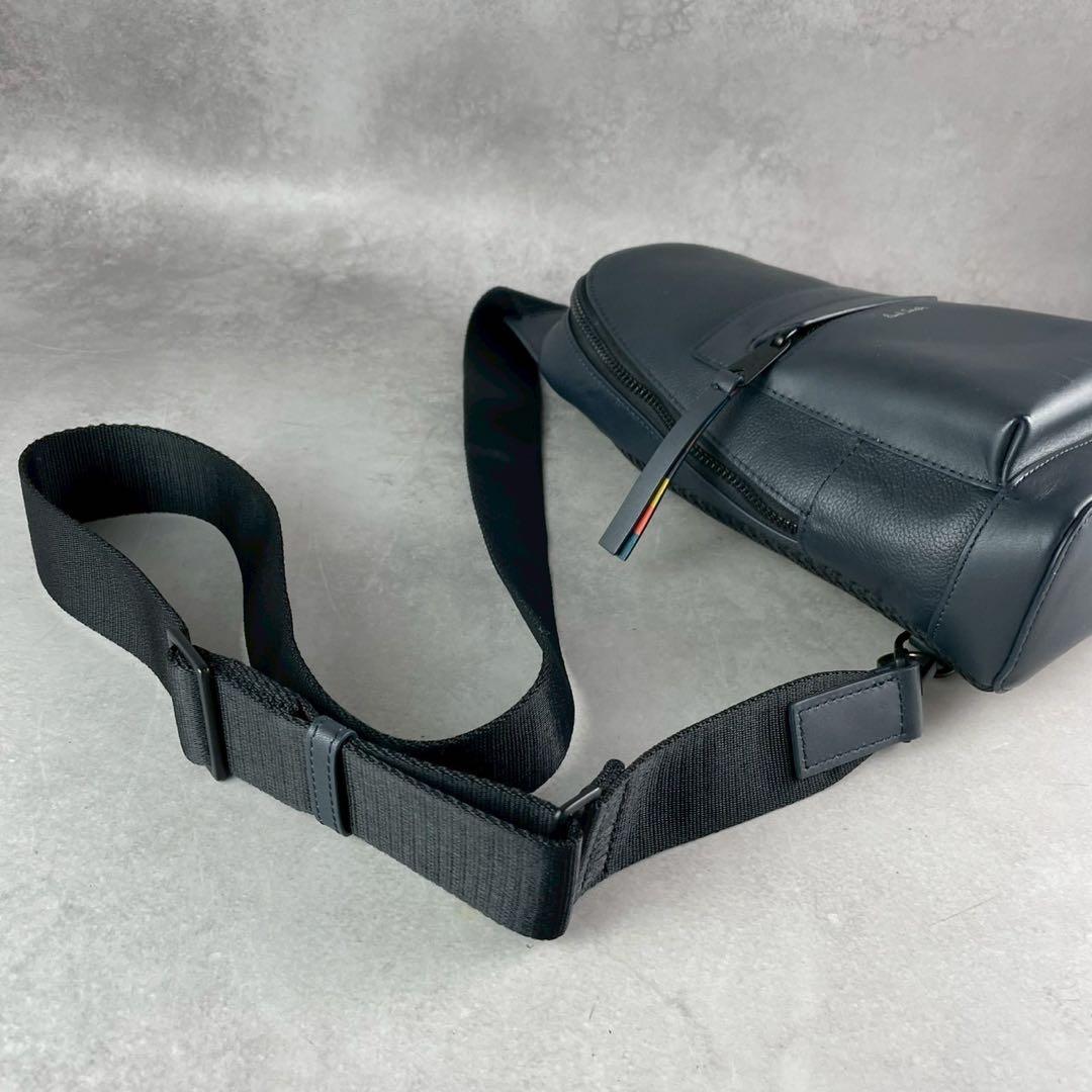 ポールスミス　ボディバッグ　近年　ネイビー　マルチストライプ