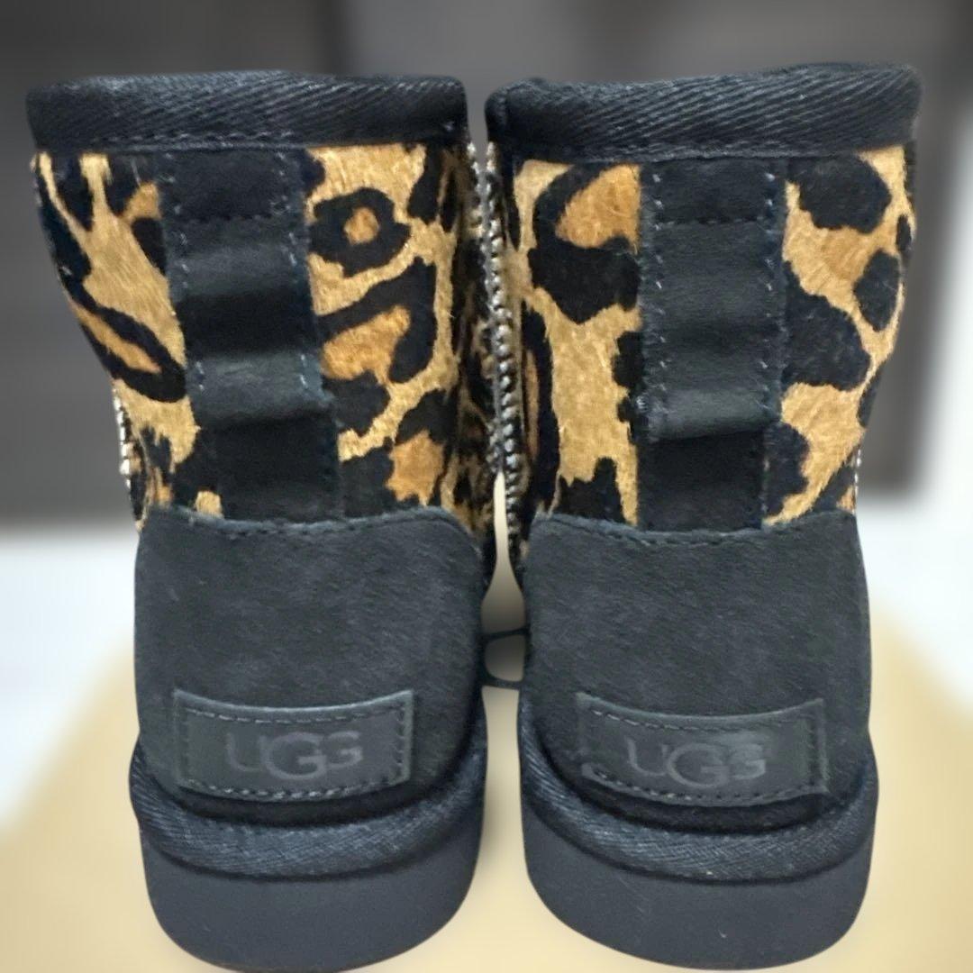 新品未使用UGG W CLASSIC MINI PANTHER サイズ6
