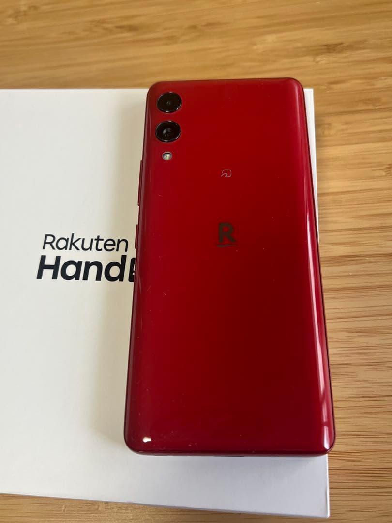 美品【ほぼ新品】早い者勝ち　Rakuten Hand 5G P780 レッド