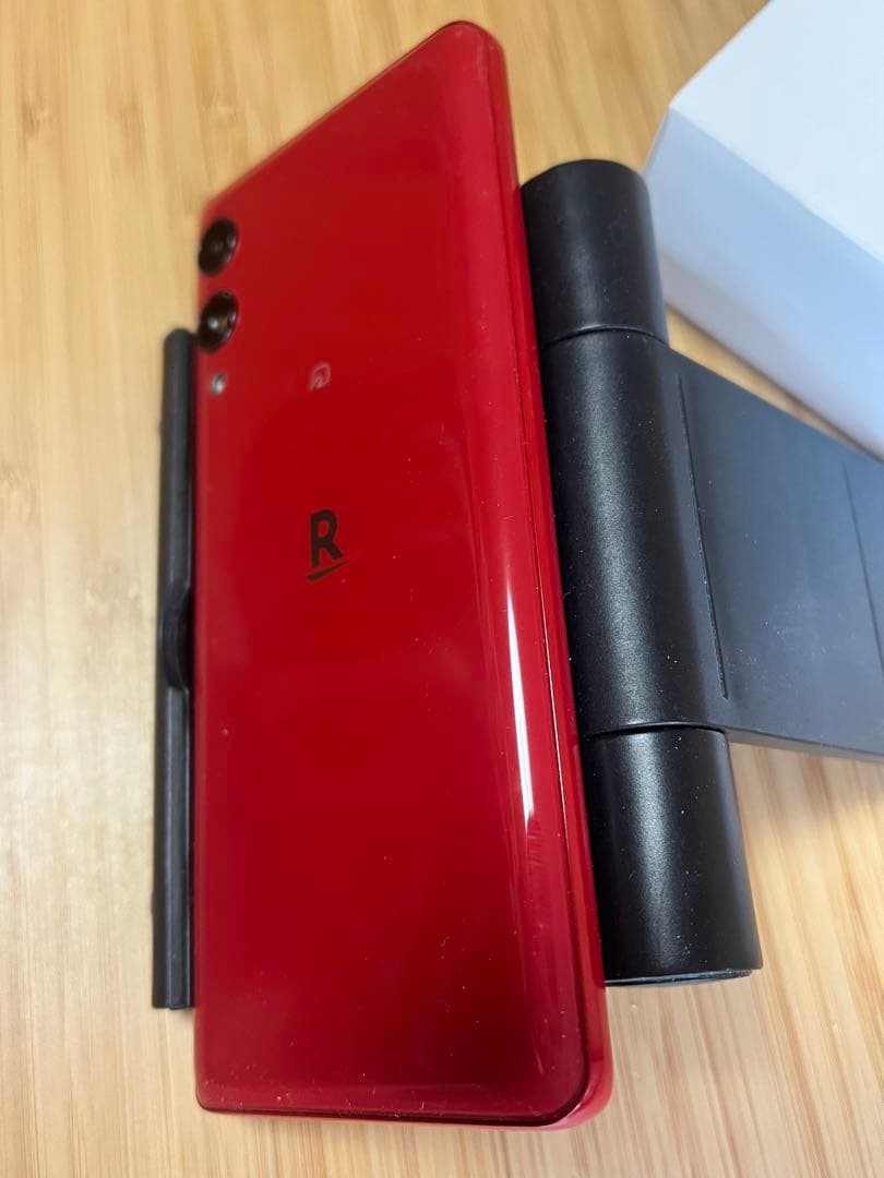 美品【ほぼ新品】早い者勝ち　Rakuten Hand 5G P780 レッド