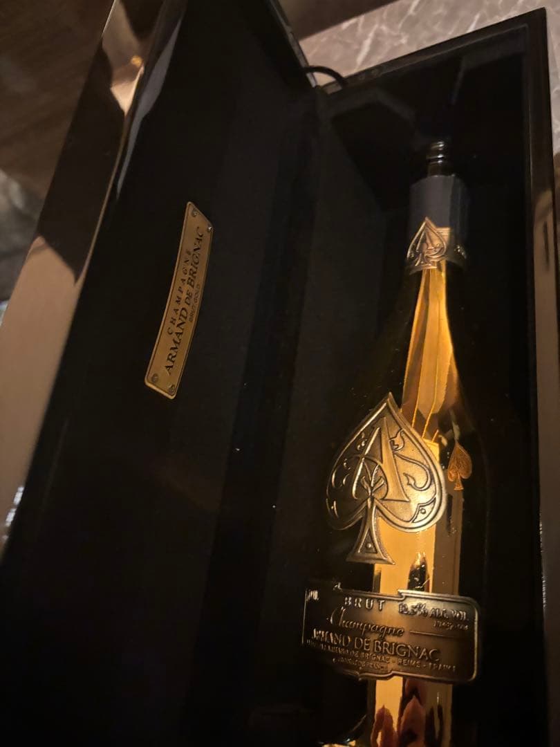 アルマンド シャンパンケース8個