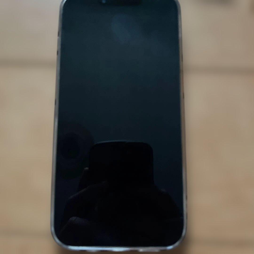 iPhone13Pro 256GB ゴールド　背面、レンズ割れ