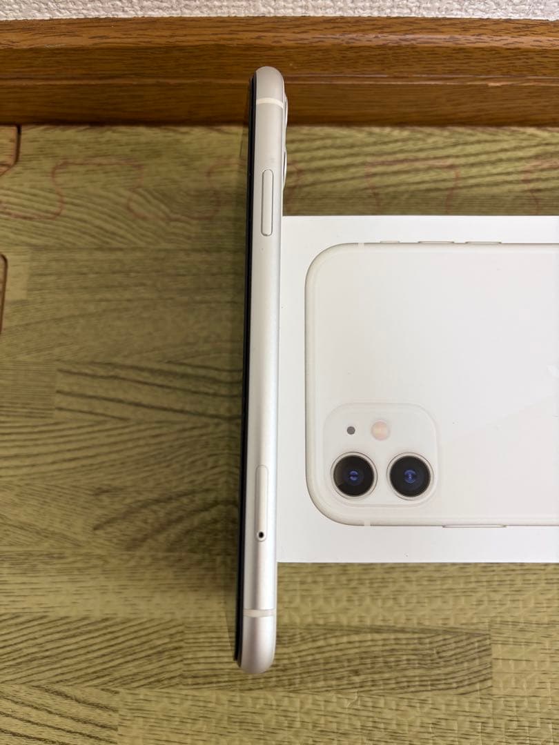 Apple iPhone 11 128GB ホワイト 箱付き