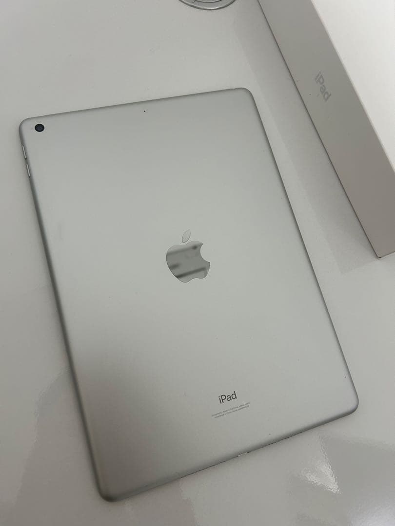 iPad 第9世代 64GB シルバー Wi-Fiモデル(訳あり)