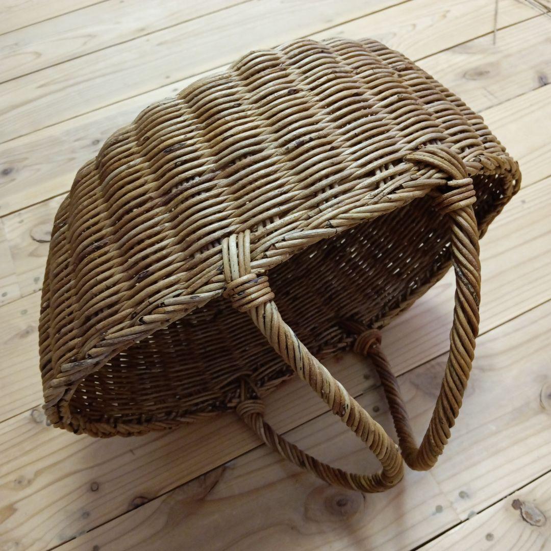 あけび籠　大きな籠