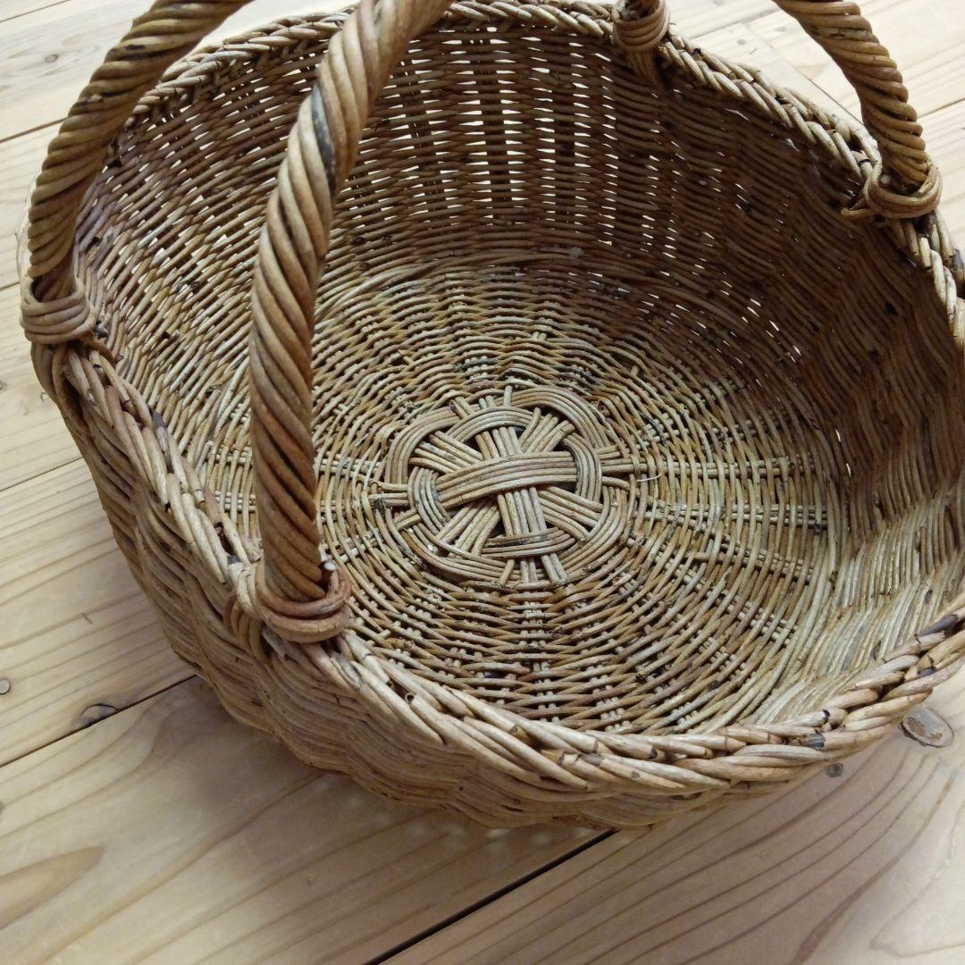 あけび籠　大きな籠