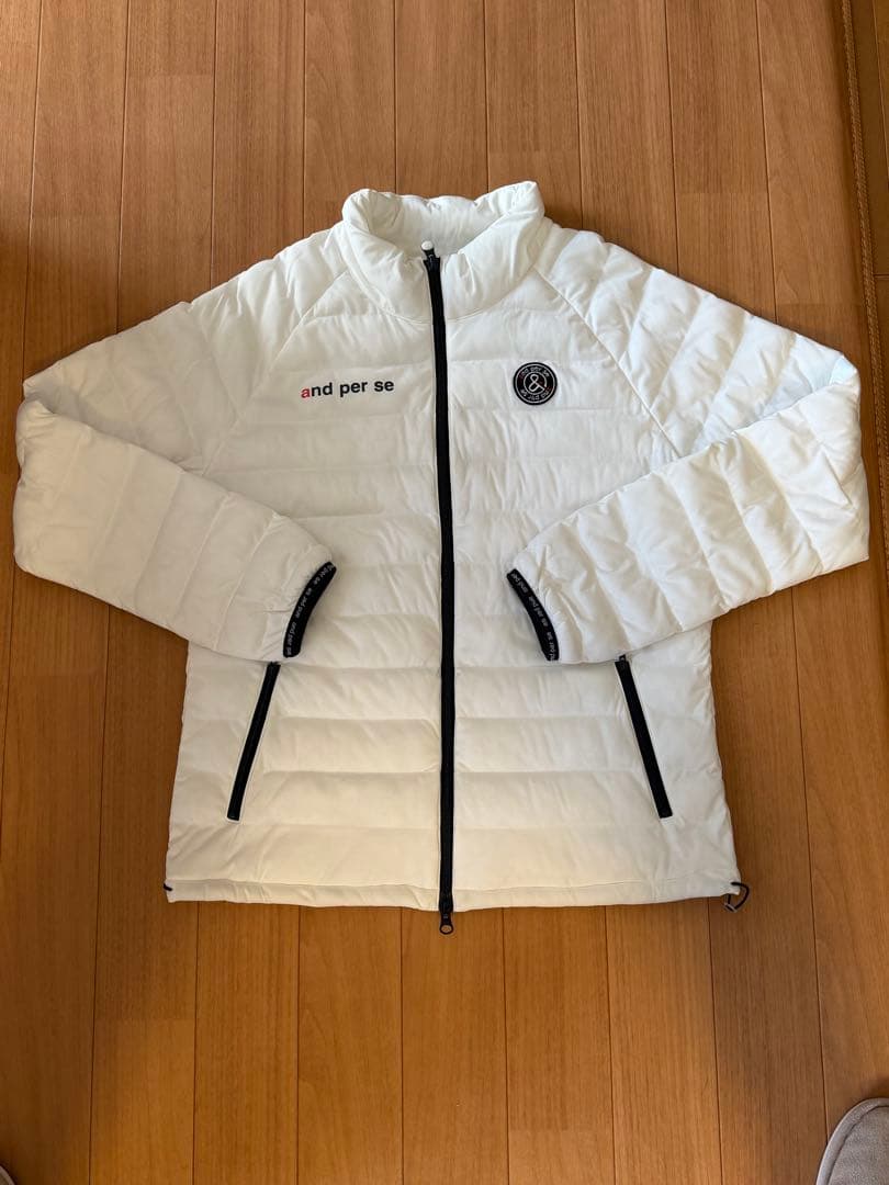 and per se ホワイトダウンジャケット
