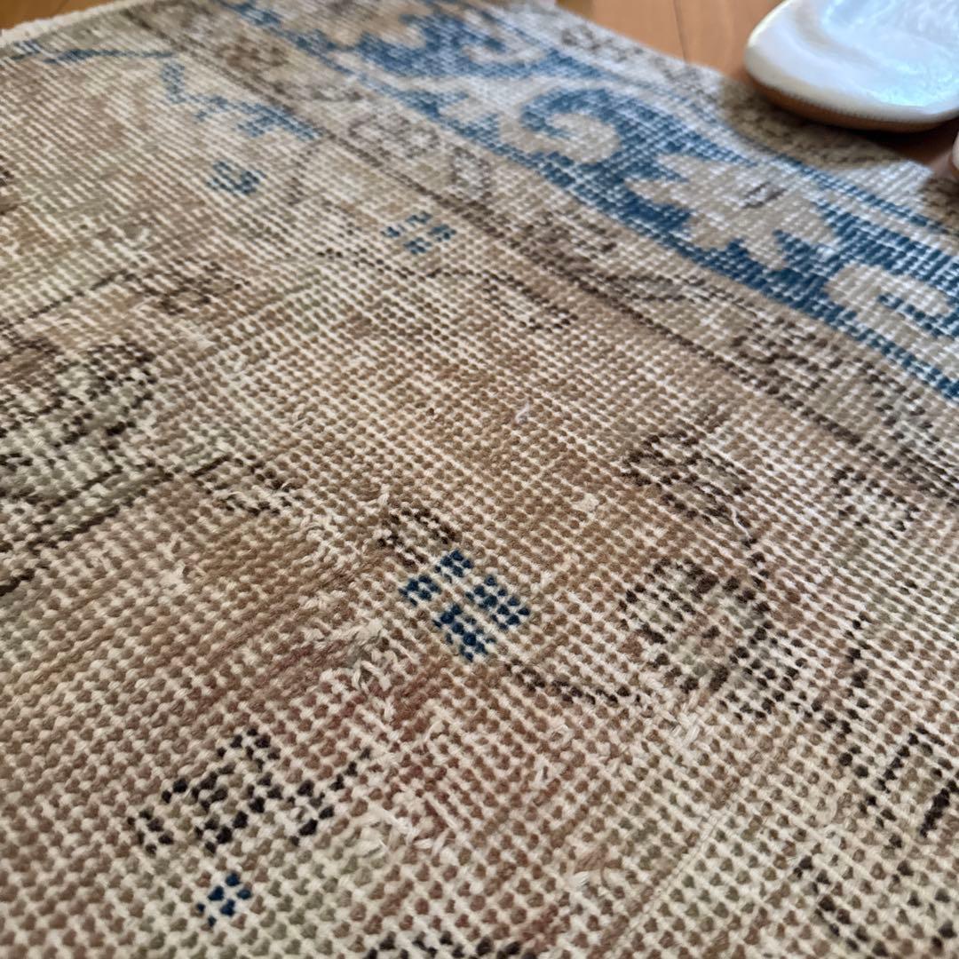 57×106 淡いミルクティー　神秘的ブルー　トルコヴィンテージラグ