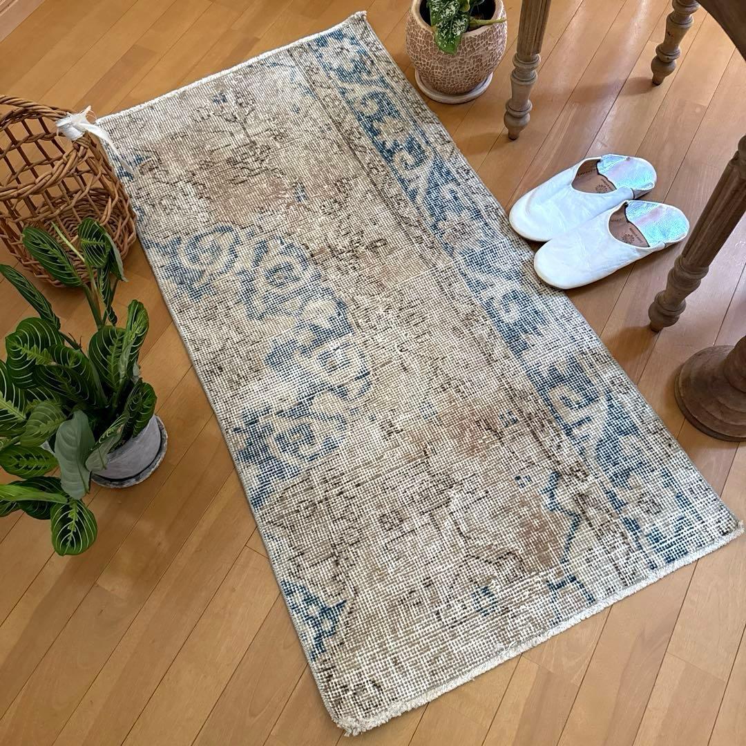 57×106 淡いミルクティー　神秘的ブルー　トルコヴィンテージラグ