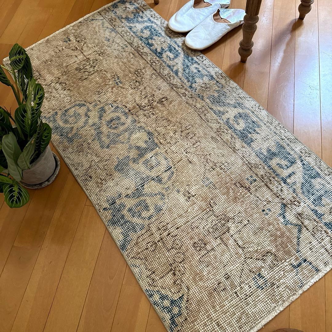 57×106 淡いミルクティー　神秘的ブルー　トルコヴィンテージラグ