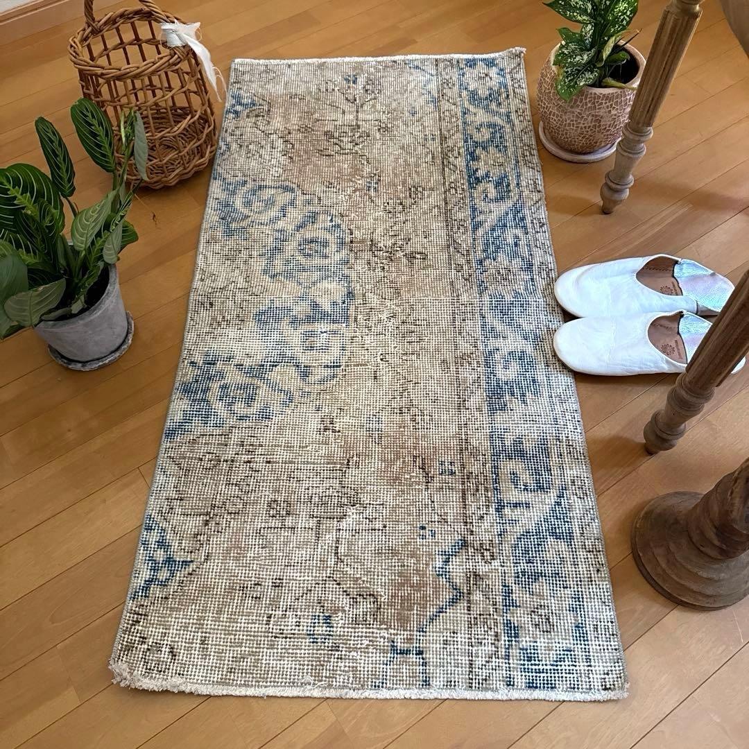 57×106 淡いミルクティー　神秘的ブルー　トルコヴィンテージラグ