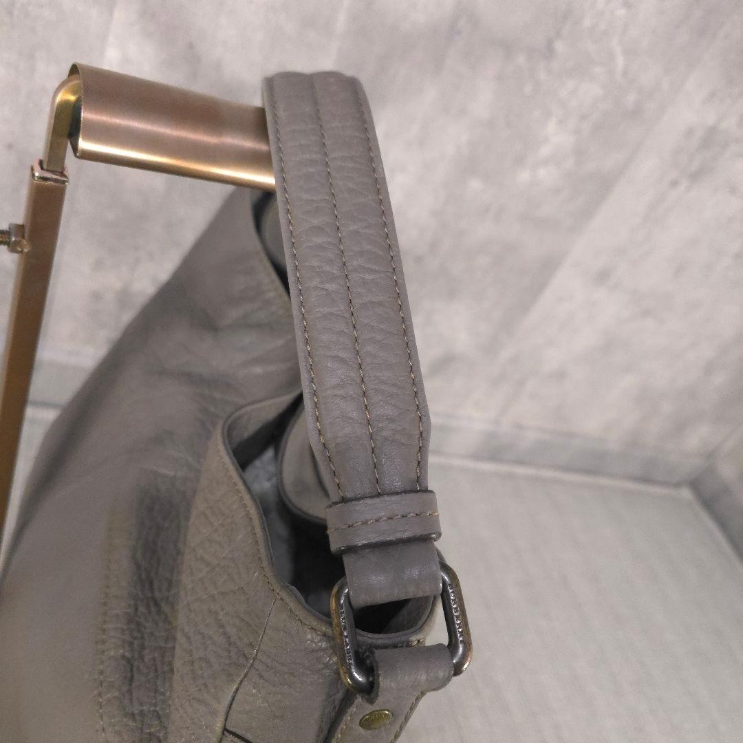 BURBERRY　バーバリー　ブルーレーベル　レザー　ショルダーバッグ　オーバル