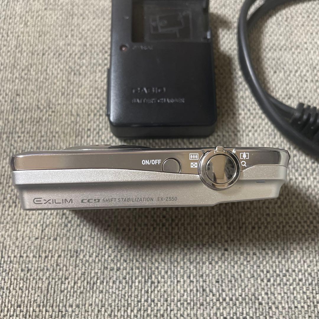 い*し様 【動作良好】CASIO EXILIM EX-Z550 シルバー