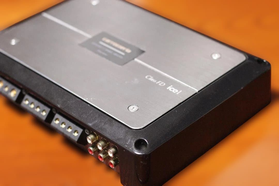 carrozzeria PRS-D8400 4ch パワーアンプ　カーオーディオ