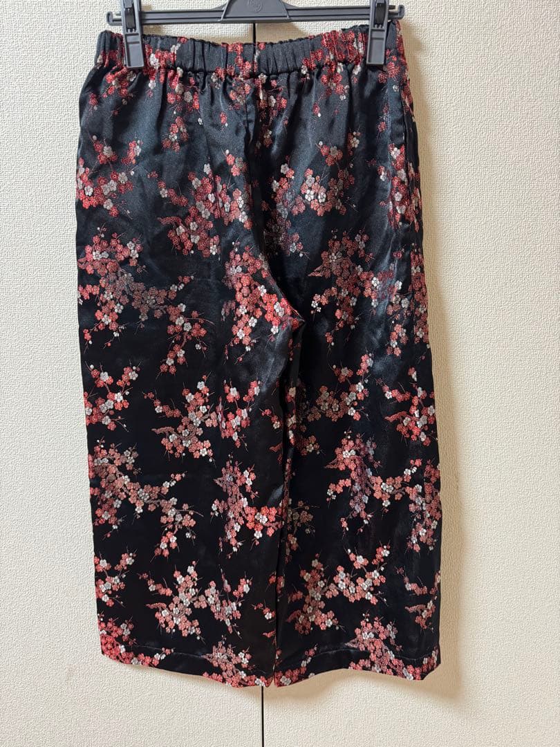 お値下げ受付ます！COMME des GARCONS コムコム　花柄パンツ