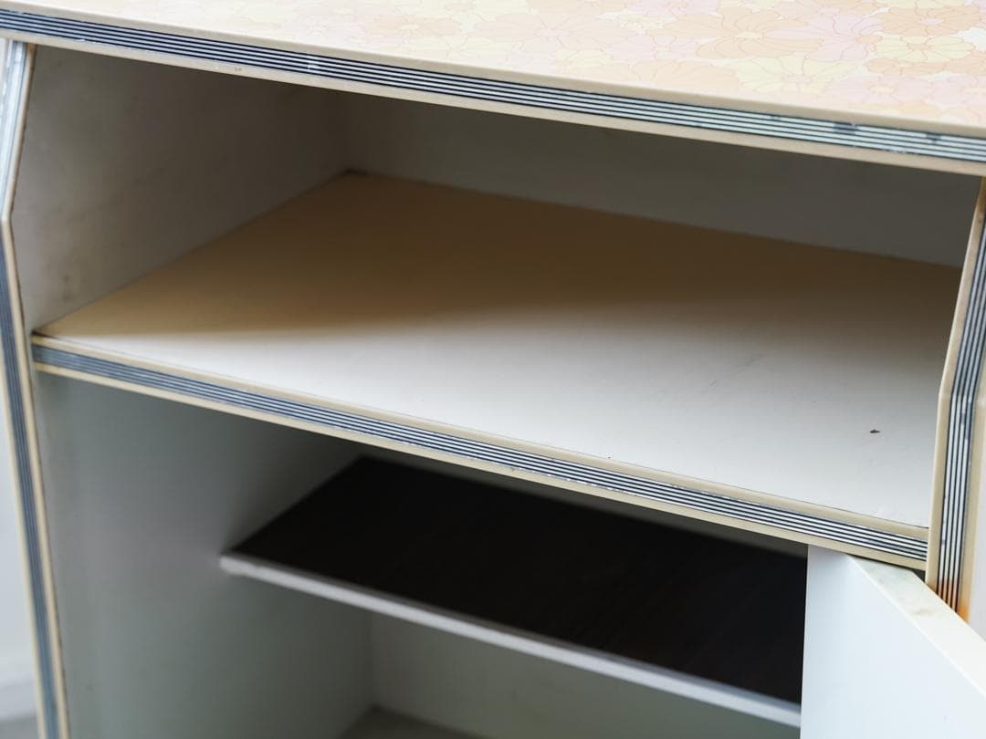 60-70's レトロポップ 花柄 キャビネット 収納ボード 昭和レトロ