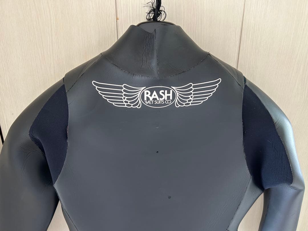 そろそろ冬支度　RASH ラッシュウェットスーツ　セミドライ　L