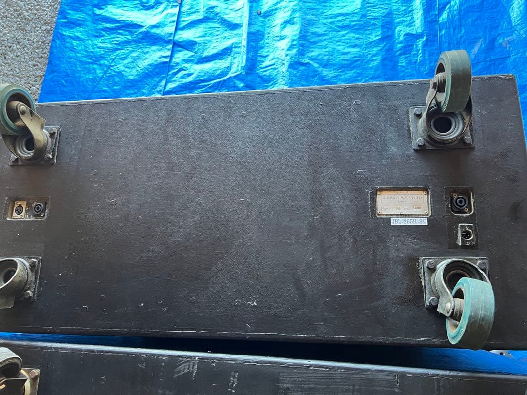 Martin Audio 215mk3 エンクロージャーのみ　38cm×2発①