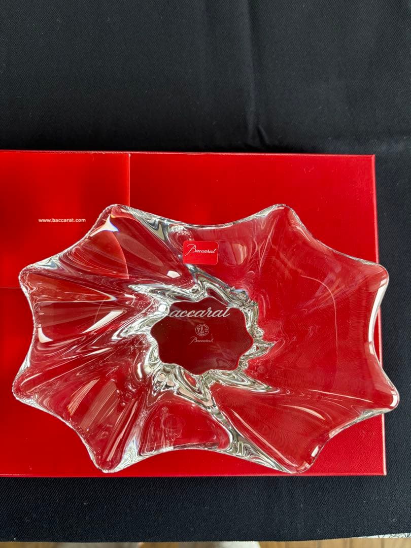 Baccarat フラワー型クリスタル皿
