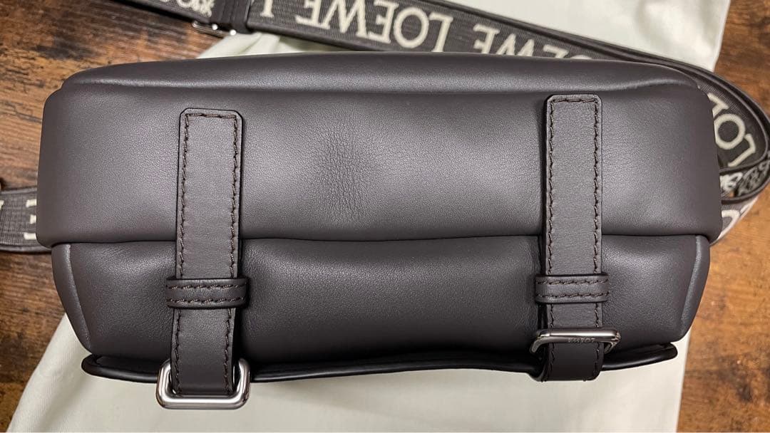 LOEWE ミリタリーメッセンジャーバッグ