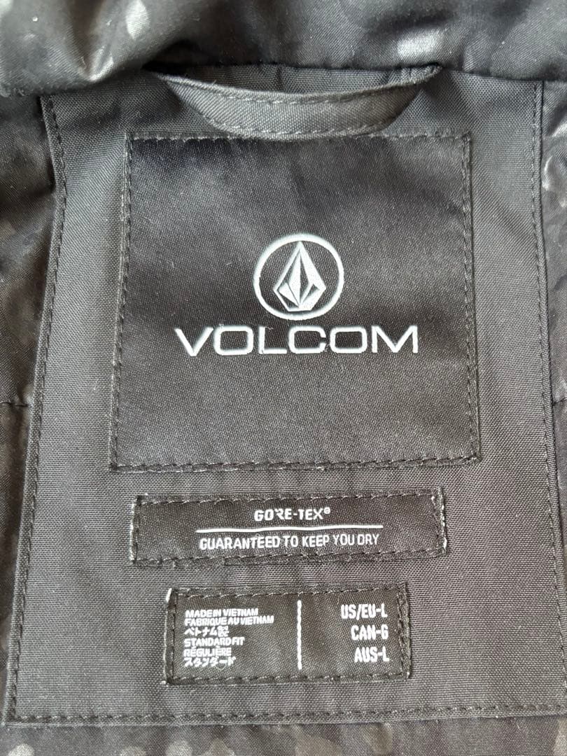 VOLCOMスノーボードウェア上下セット　 ジャケットはGORE-TEX ！！