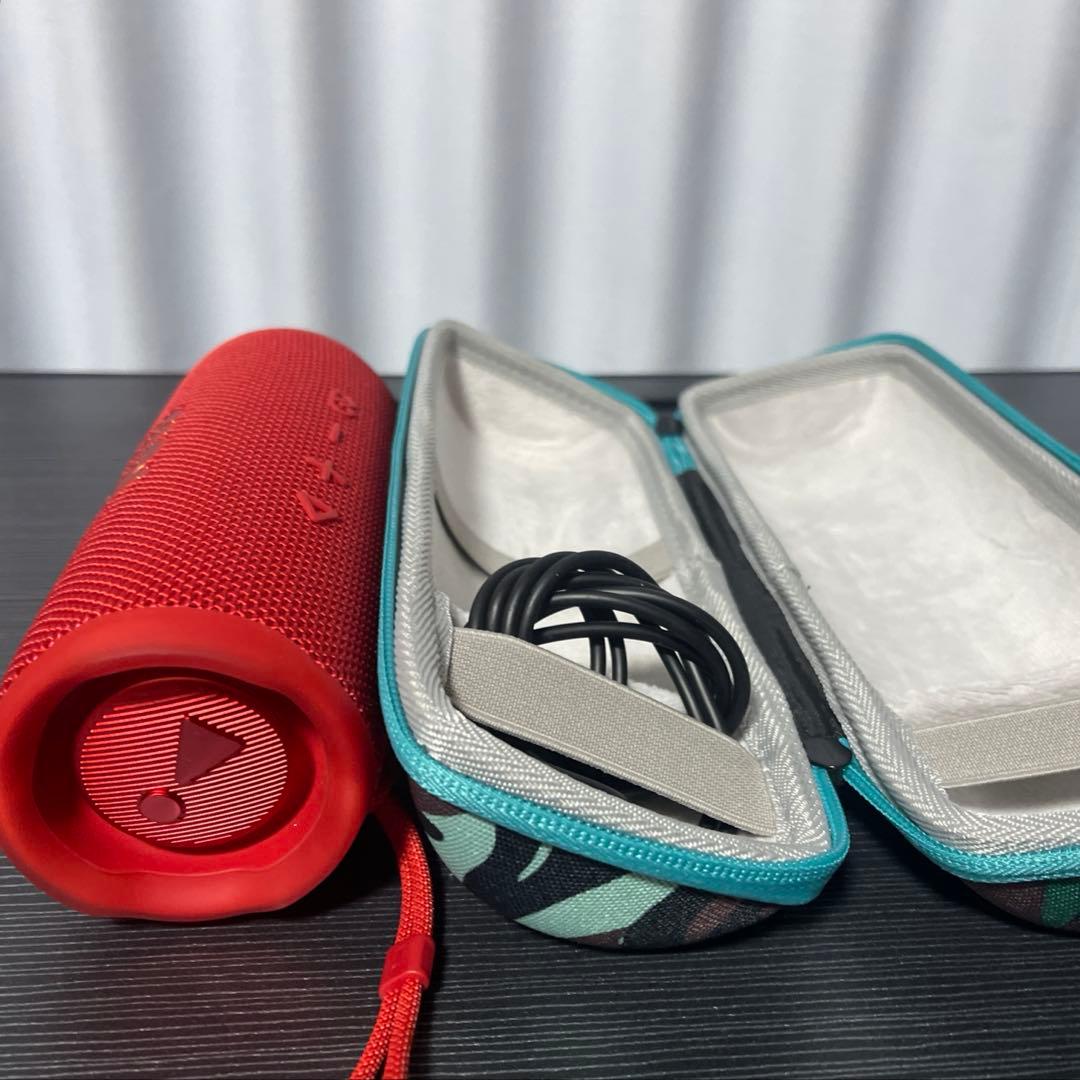 JBL FLIP 6 Bluetooth スピーカーレッドと収納ケース付き