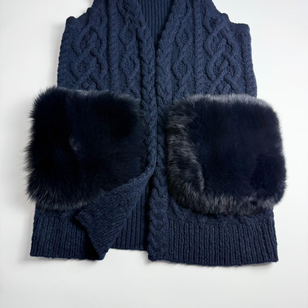 Crucianiクルチアーニ　カシミヤ混　フォックスファーポケット　ニットベスト