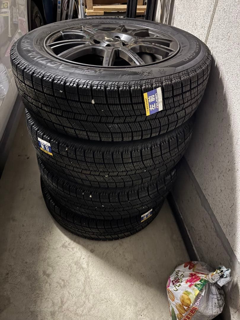195/65R16 スタッドレス　ライズ等