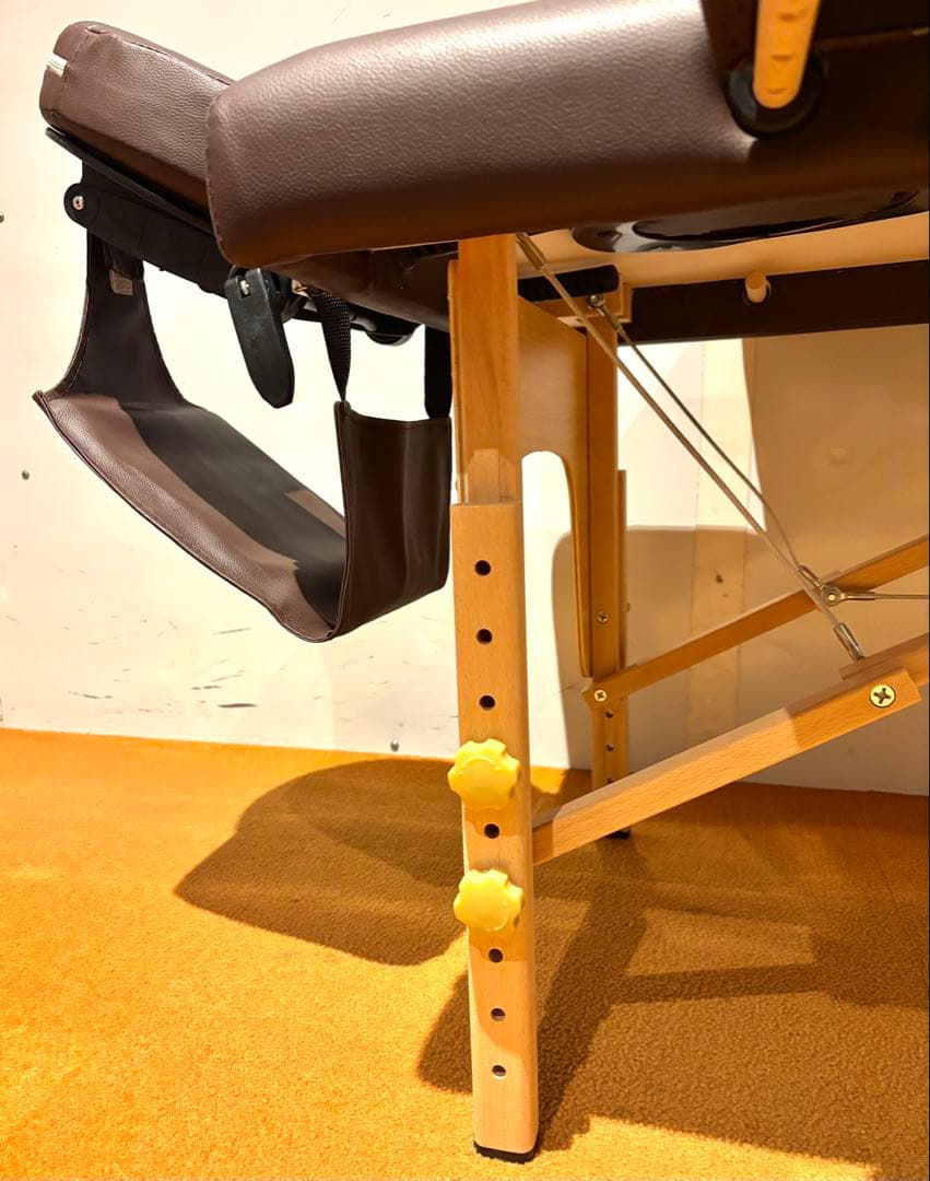 【美品】タンスのゲン 折りたたみ式 マッサージベッド MBD01 有孔 木製