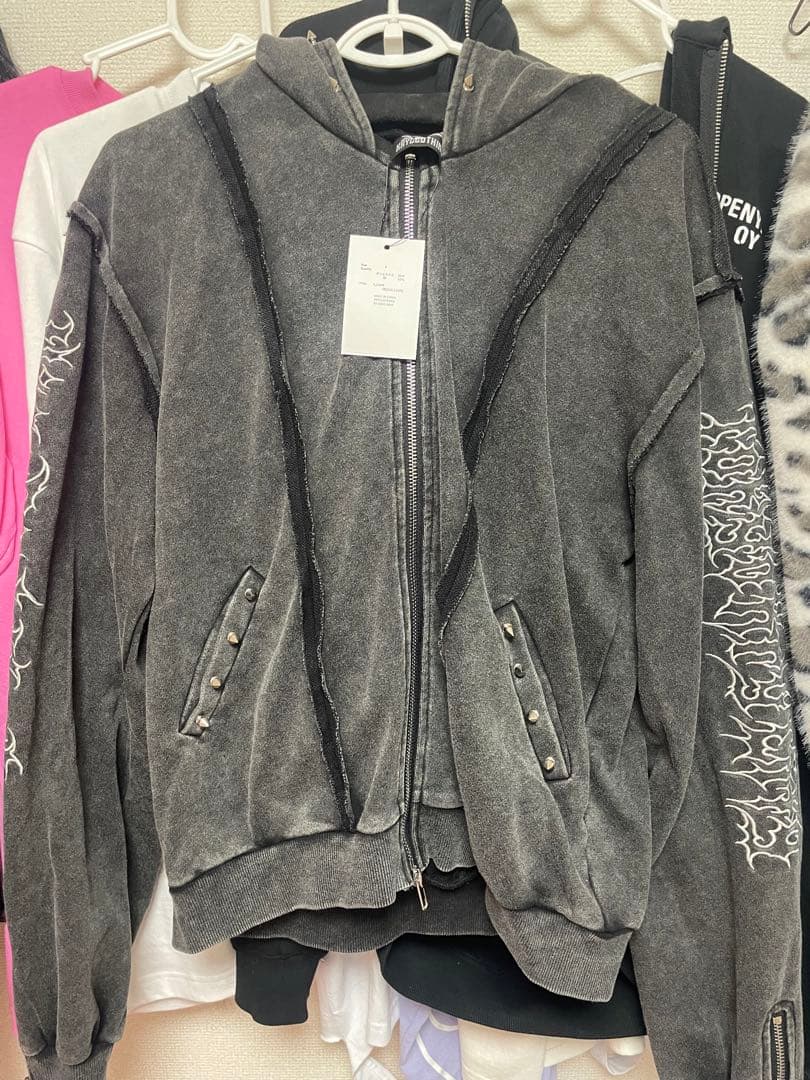 KRYclothing スタッズフードパーカー