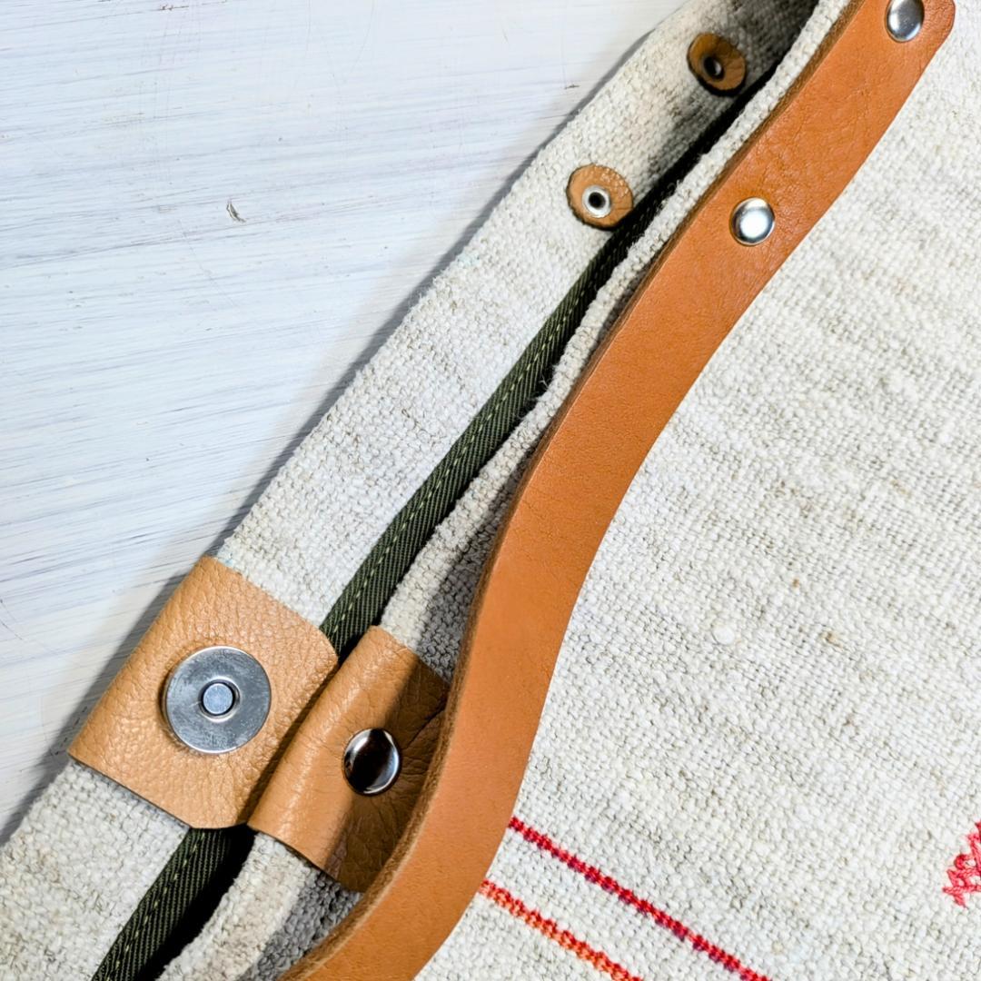 ハンドメイドantiquelinenspunグレインサック×牛革３WAY