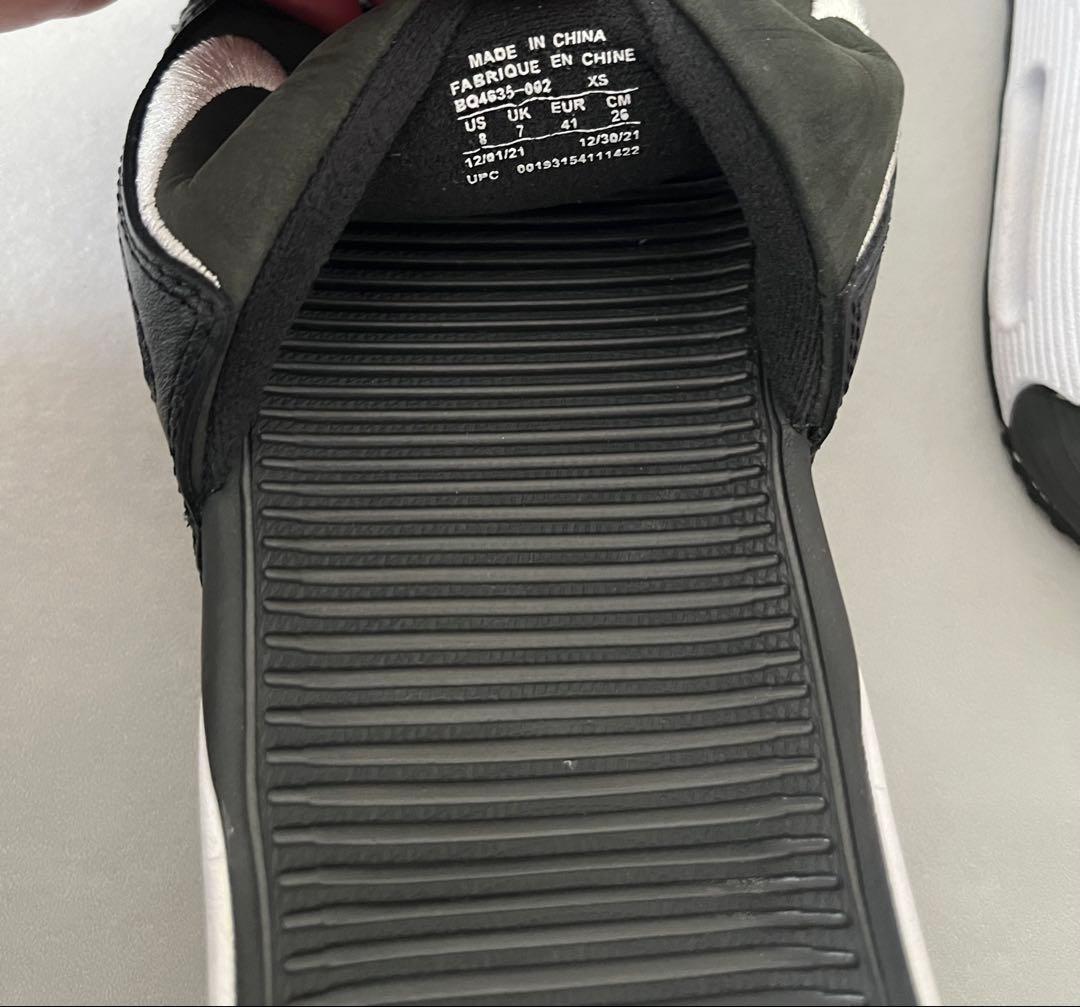 入手困難　Nike AIR MAX シャワーサンダル　白黒